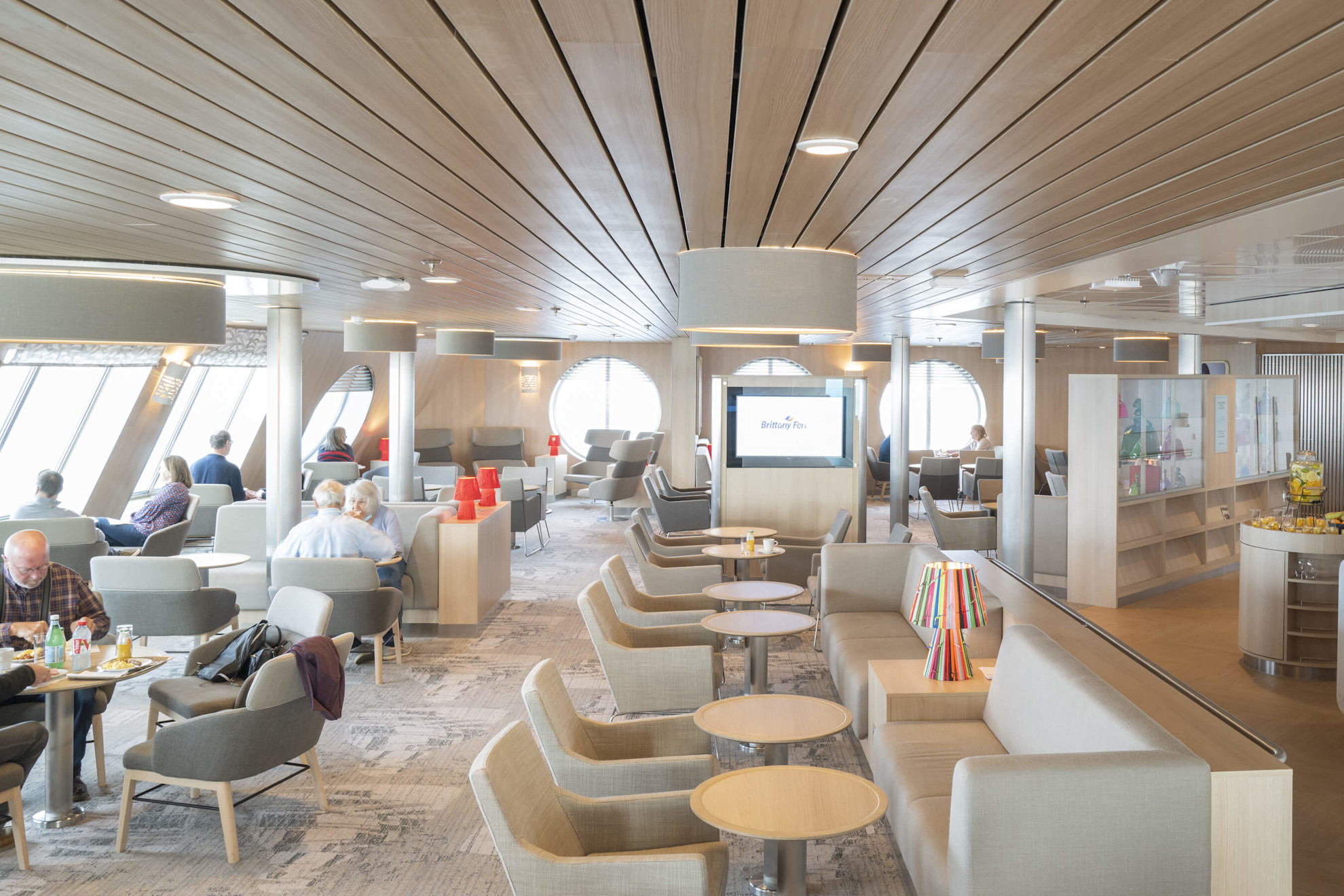 C-Club lounge