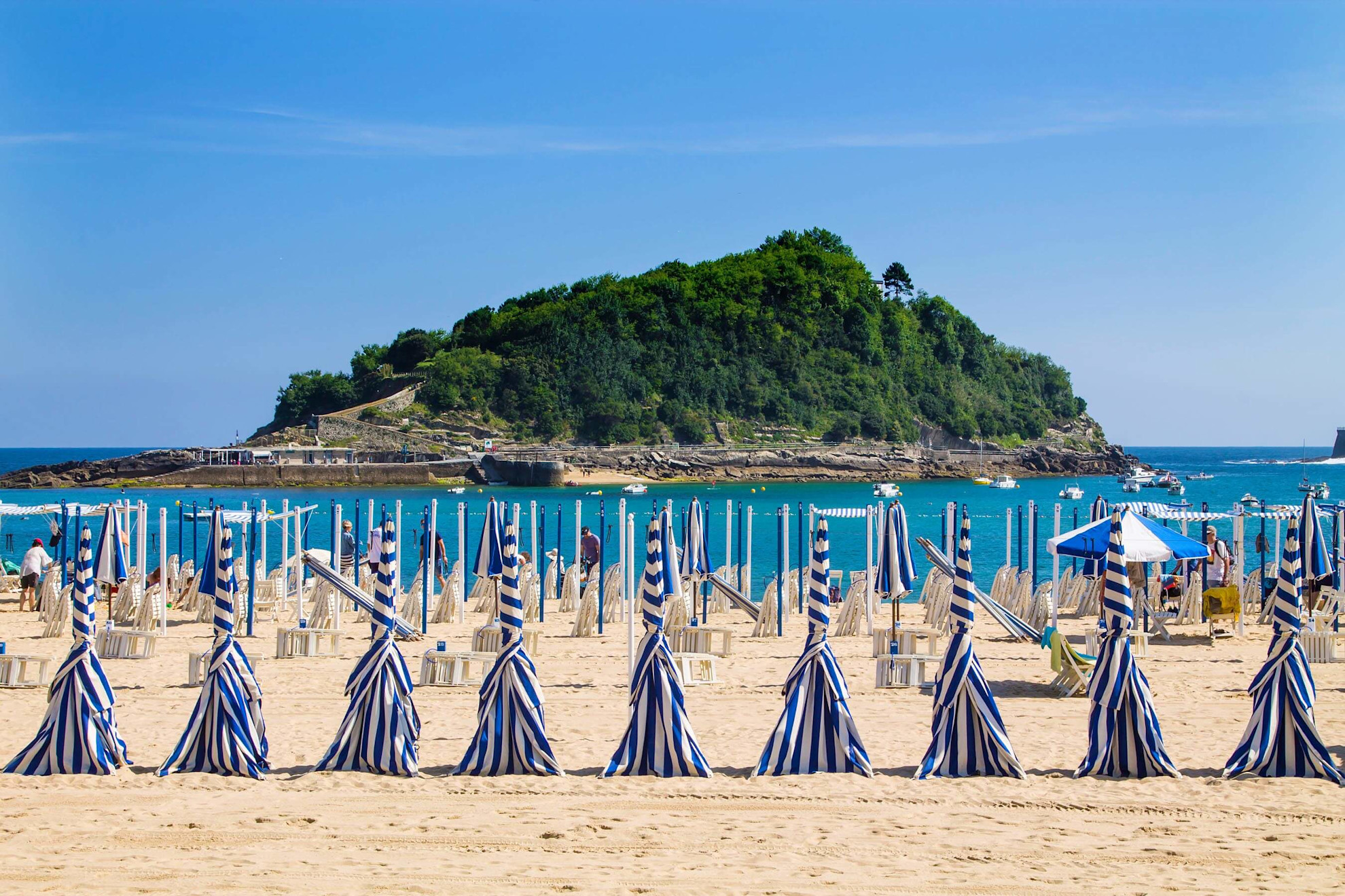 Vintage-style beach tents at beautiful Onderetta beach